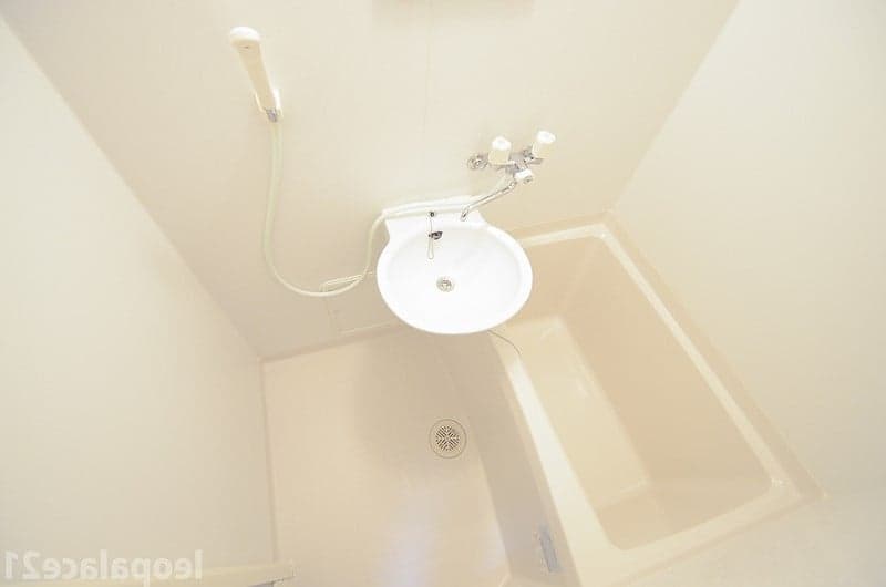 Room image 15