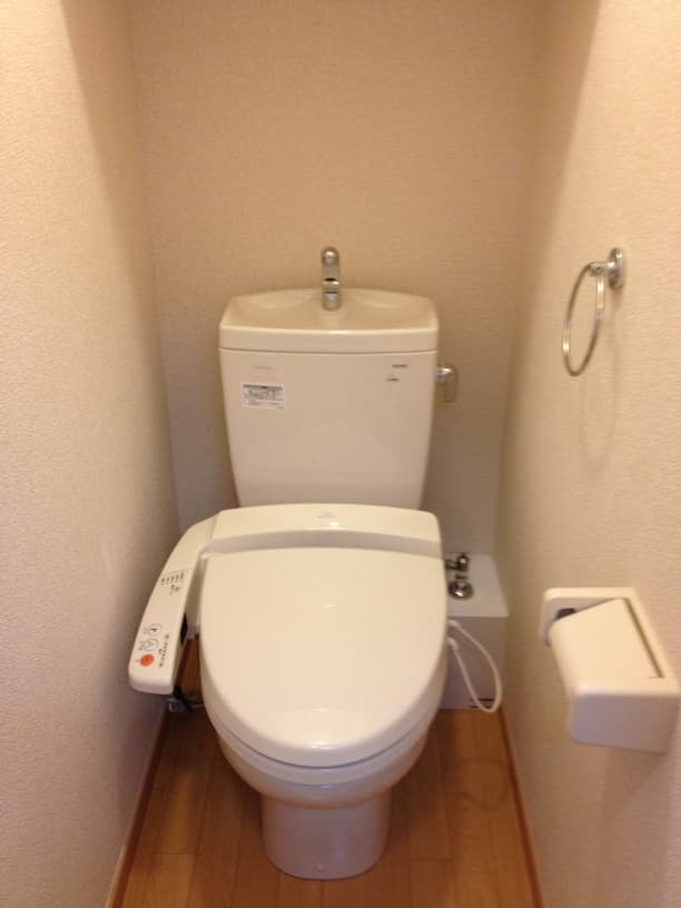 Room image 8