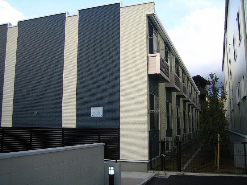 Main exterior of LEONEXT Grand Kita Kouenmae