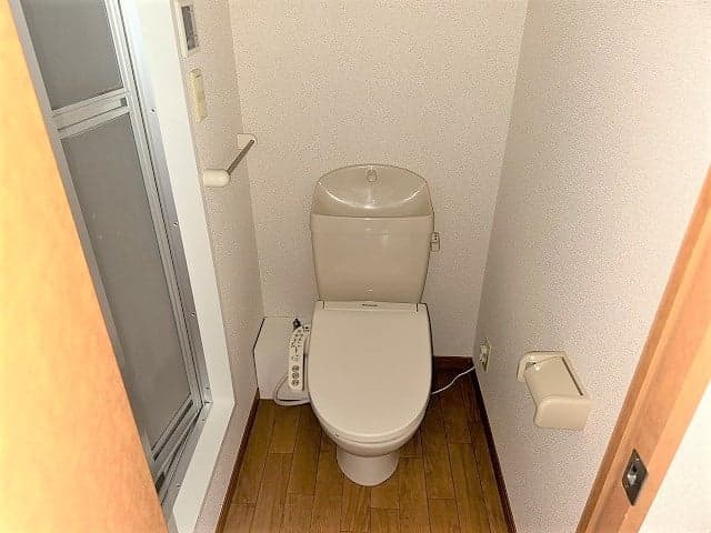 Room image 15
