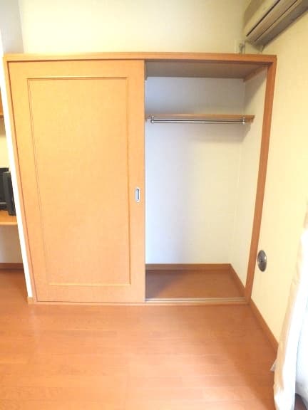 Room image 15