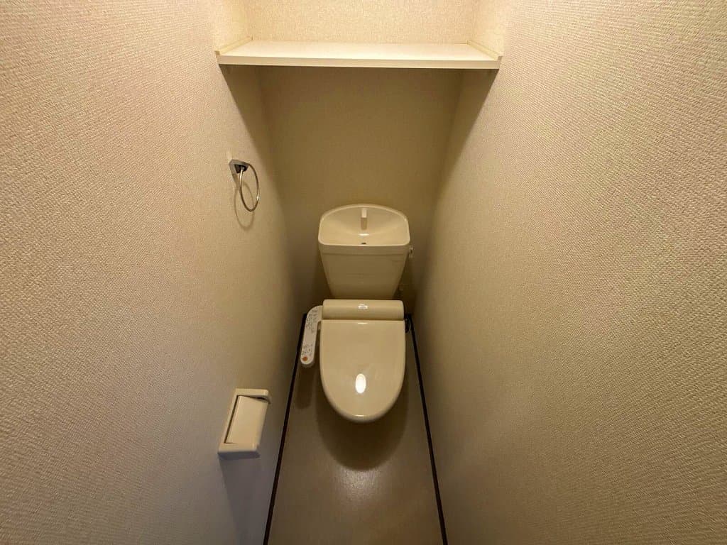 Room image 8
