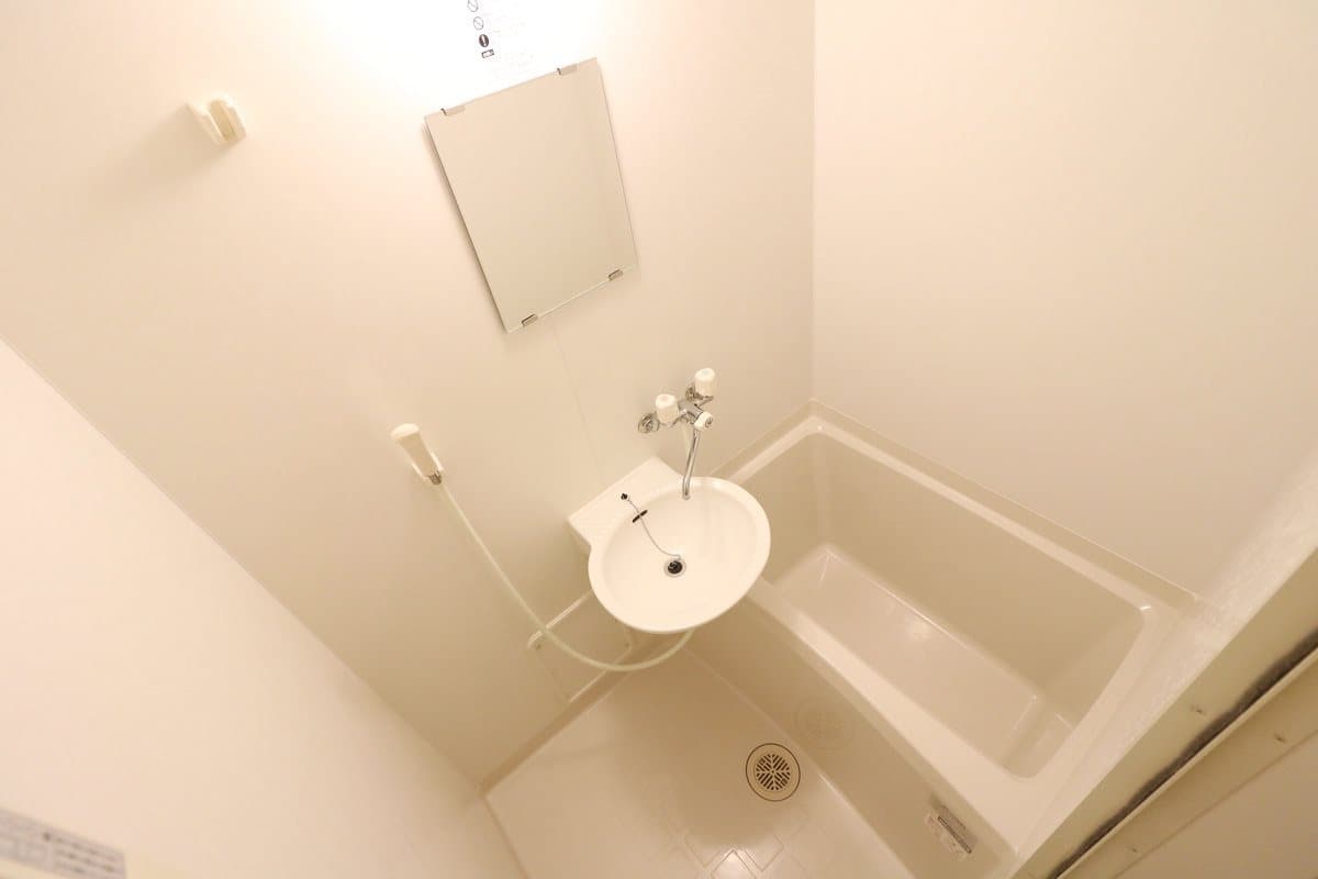 Room image 13