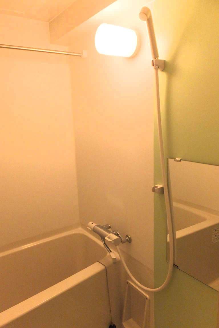 Room image 8