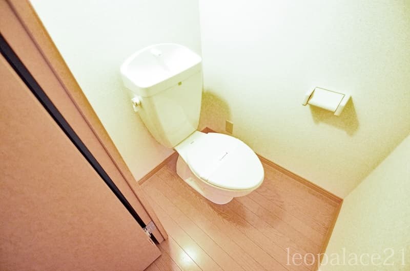 Room image 15