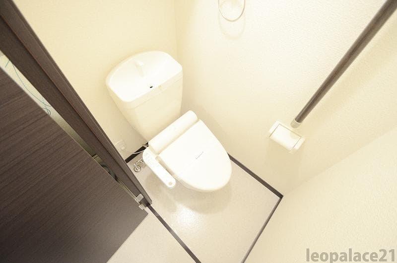 Room image 10
