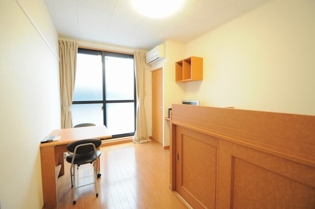 Room image 12