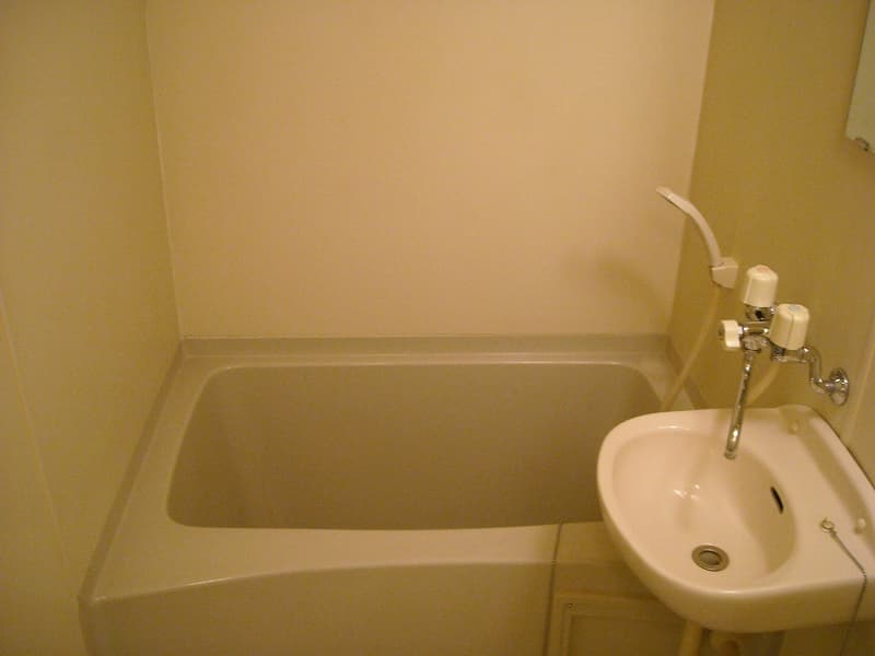 Room image 8