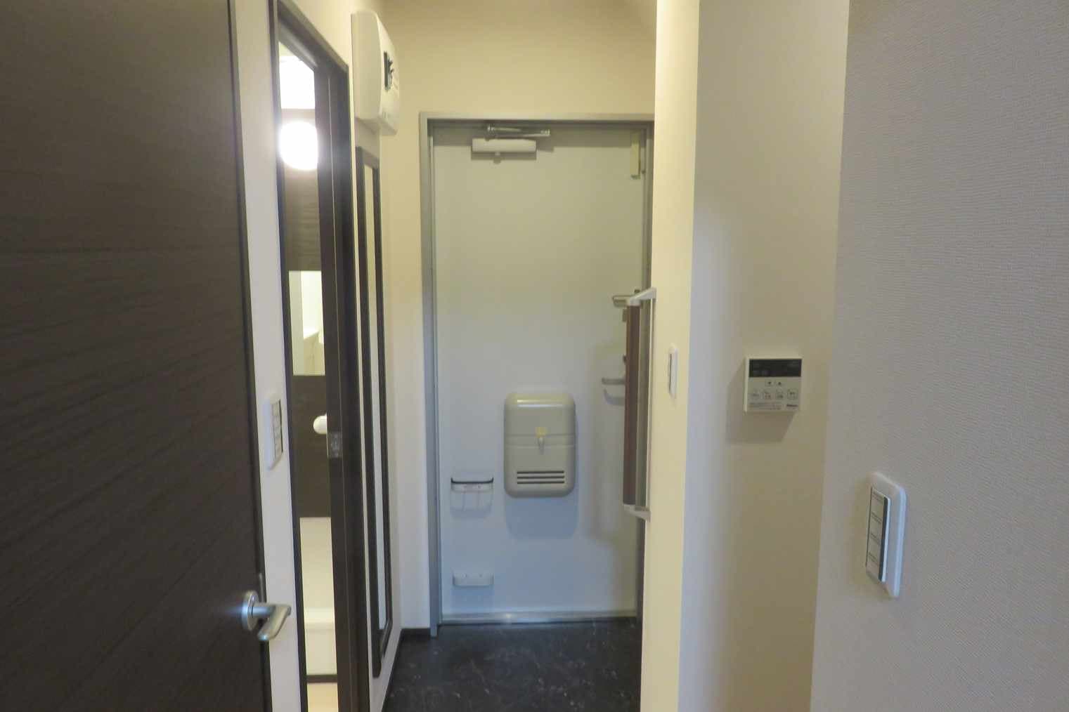 Room image 15