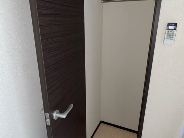 Room image 15