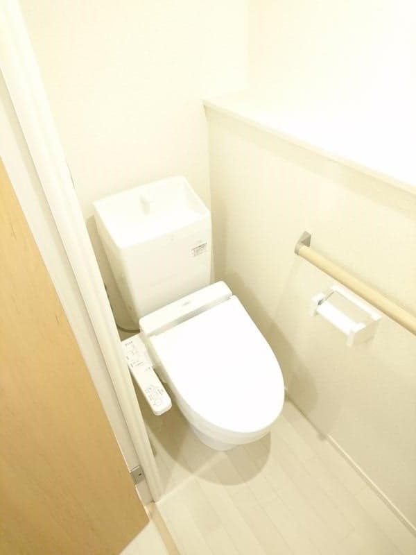 Room image 8