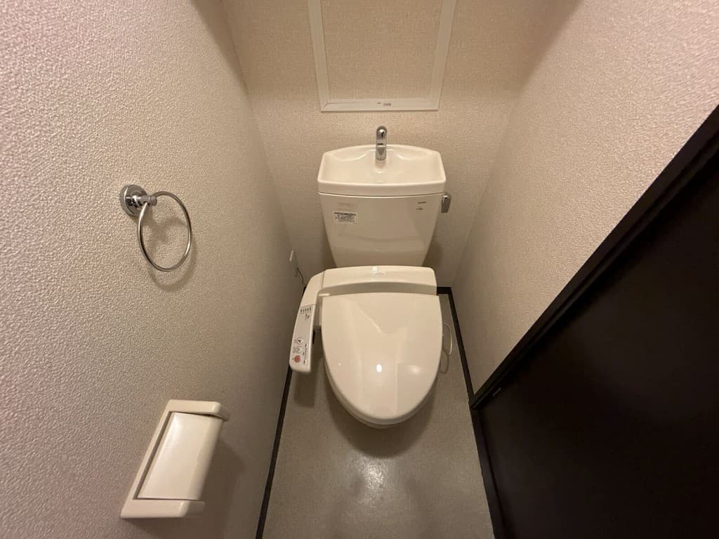 Room image 8