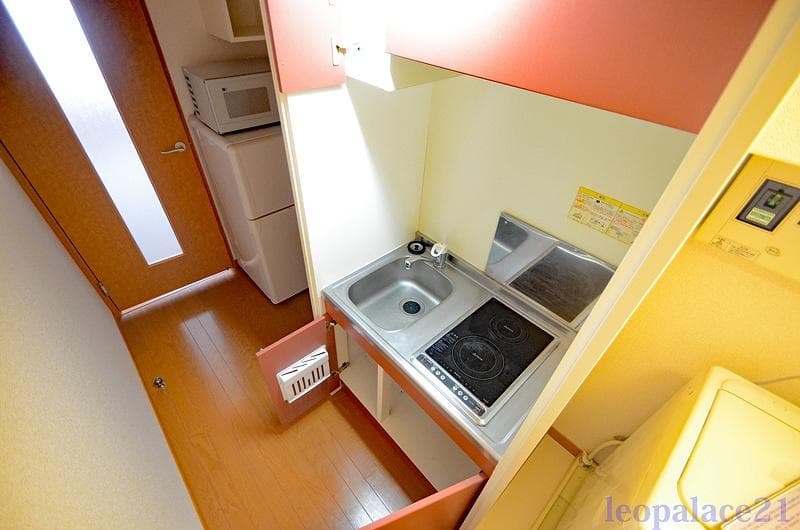 Room image 8
