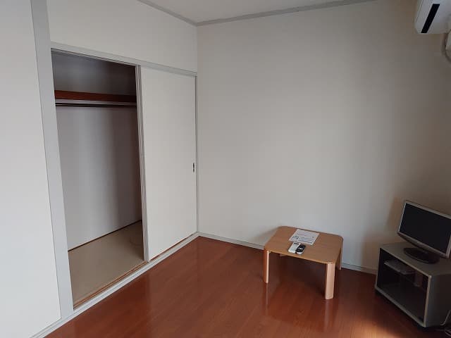 Room image 15