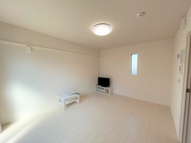 Preview interior of CLEINO HIGASHINO