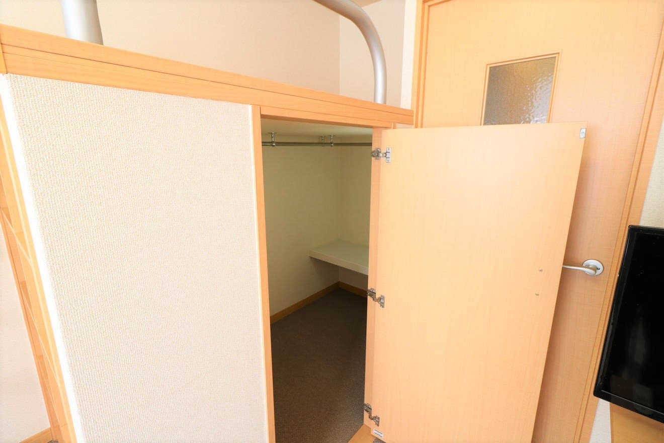 Room image 8