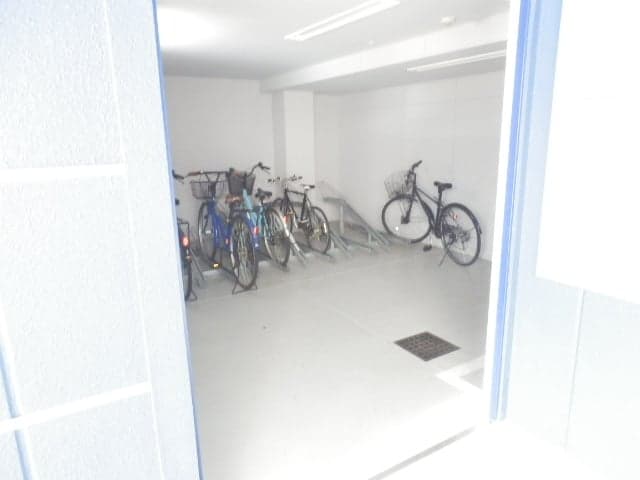 Room image 12