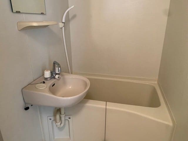 Room image 8
