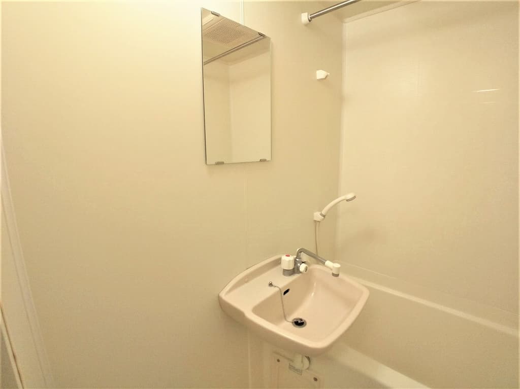 Room image 15