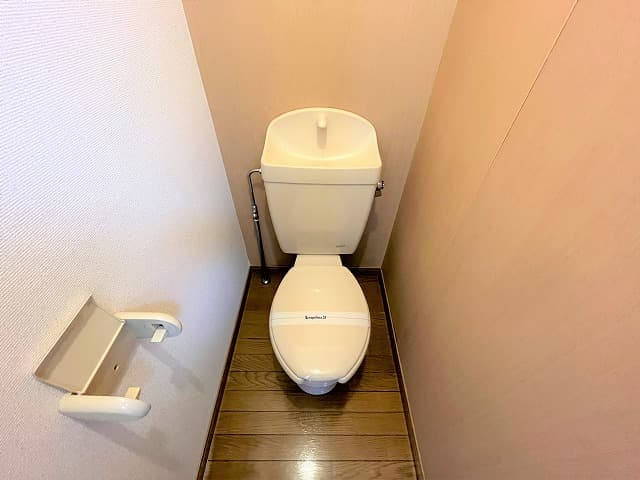 Room image 8