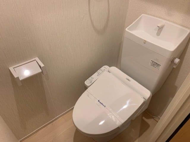 Room image 8