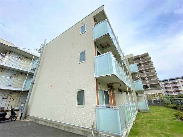 Main exterior of LEONEXT Nanami