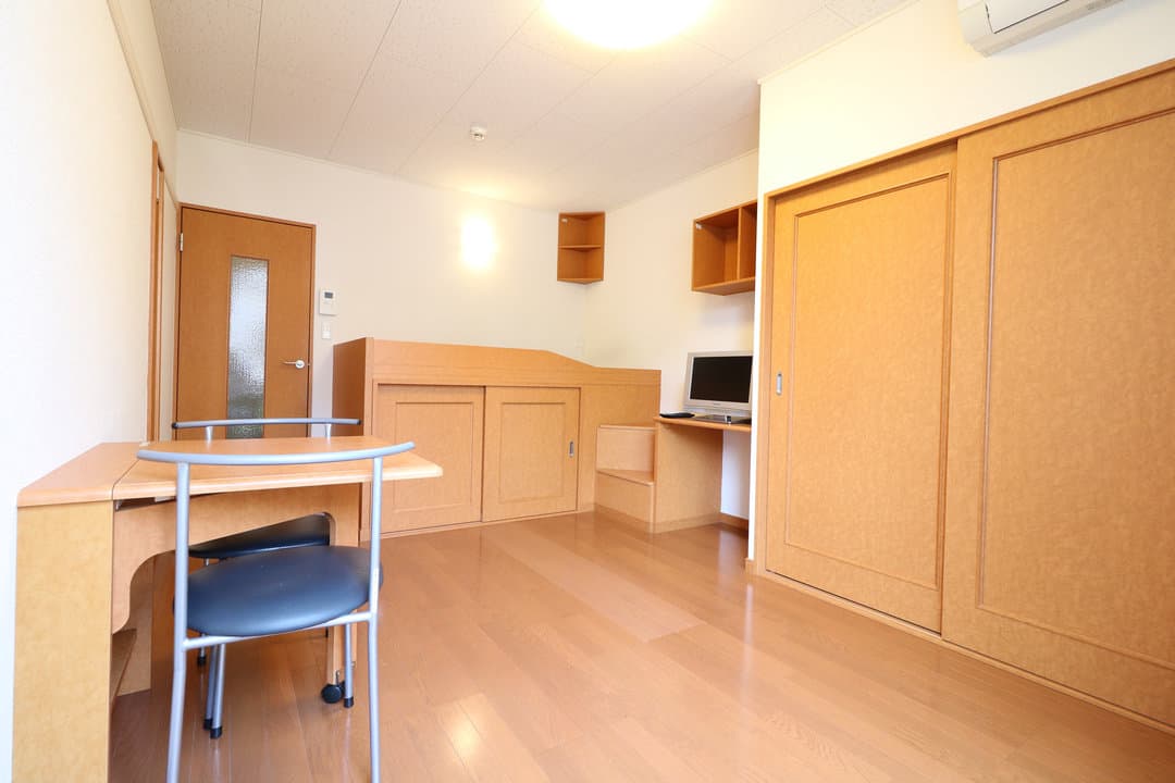 Room image 11