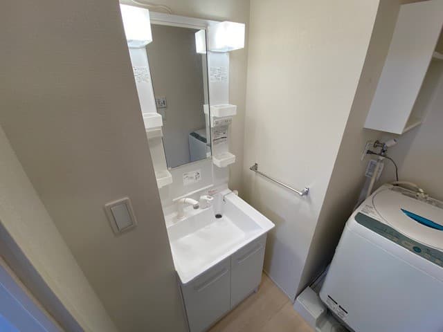 Room image 8