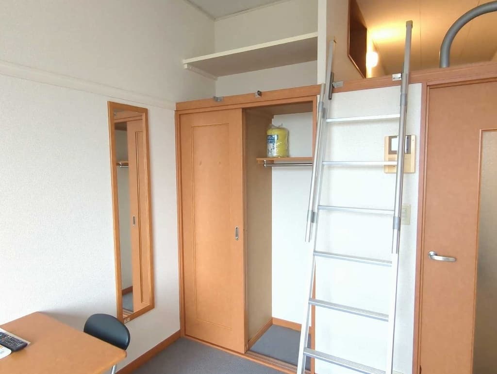 Room image 9