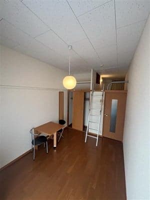 Room image 11
