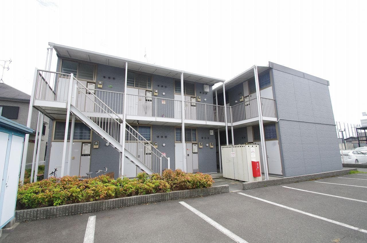 Main exterior of leopalace Tomiaki
