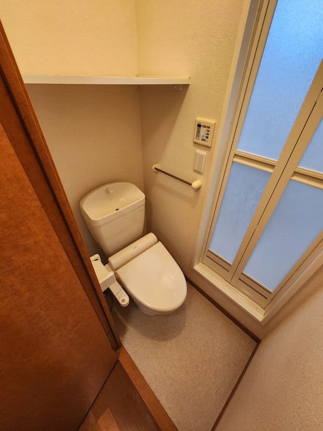 Room image 8