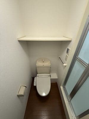 Room image 16