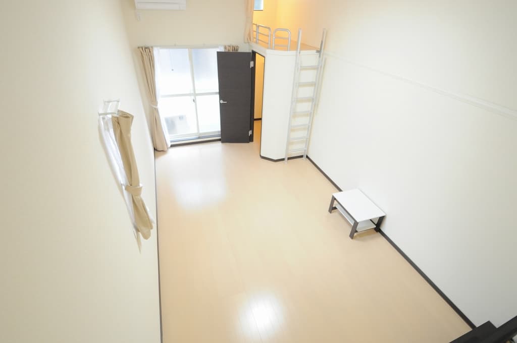 Room image 11