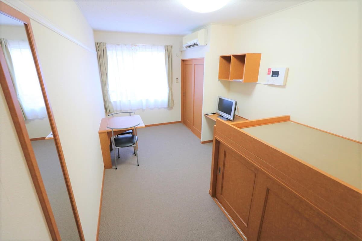 Room image 12