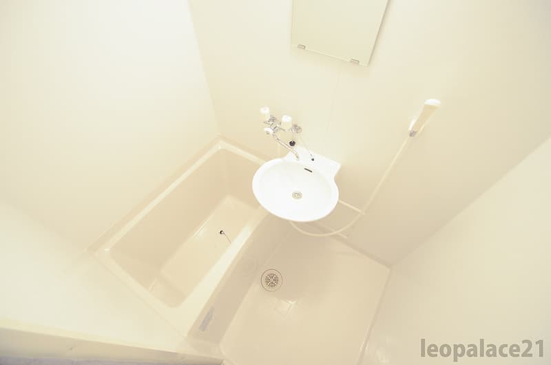 Room image 10