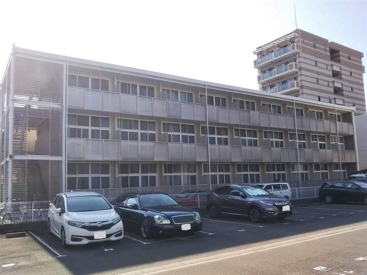 Main exterior of leopalace Luna I