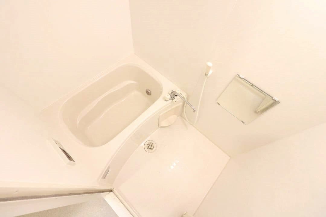 Room image 12