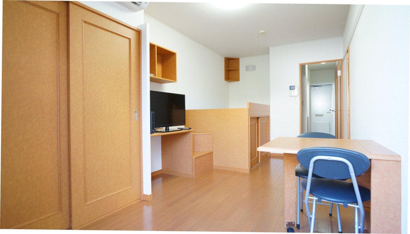 Room image 8