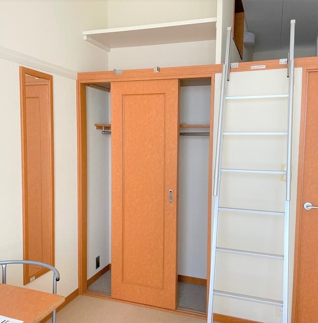Room image 8