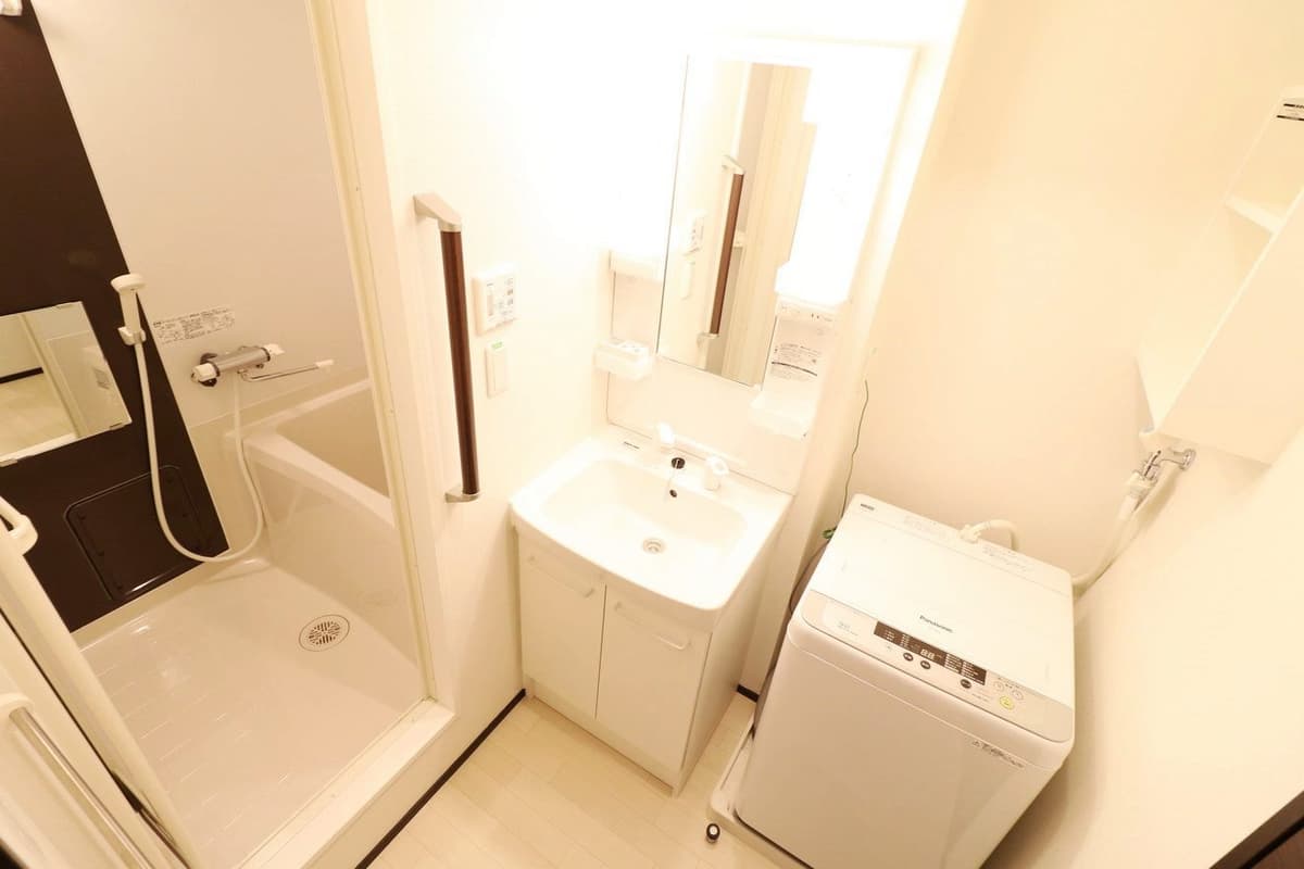 Room image 15