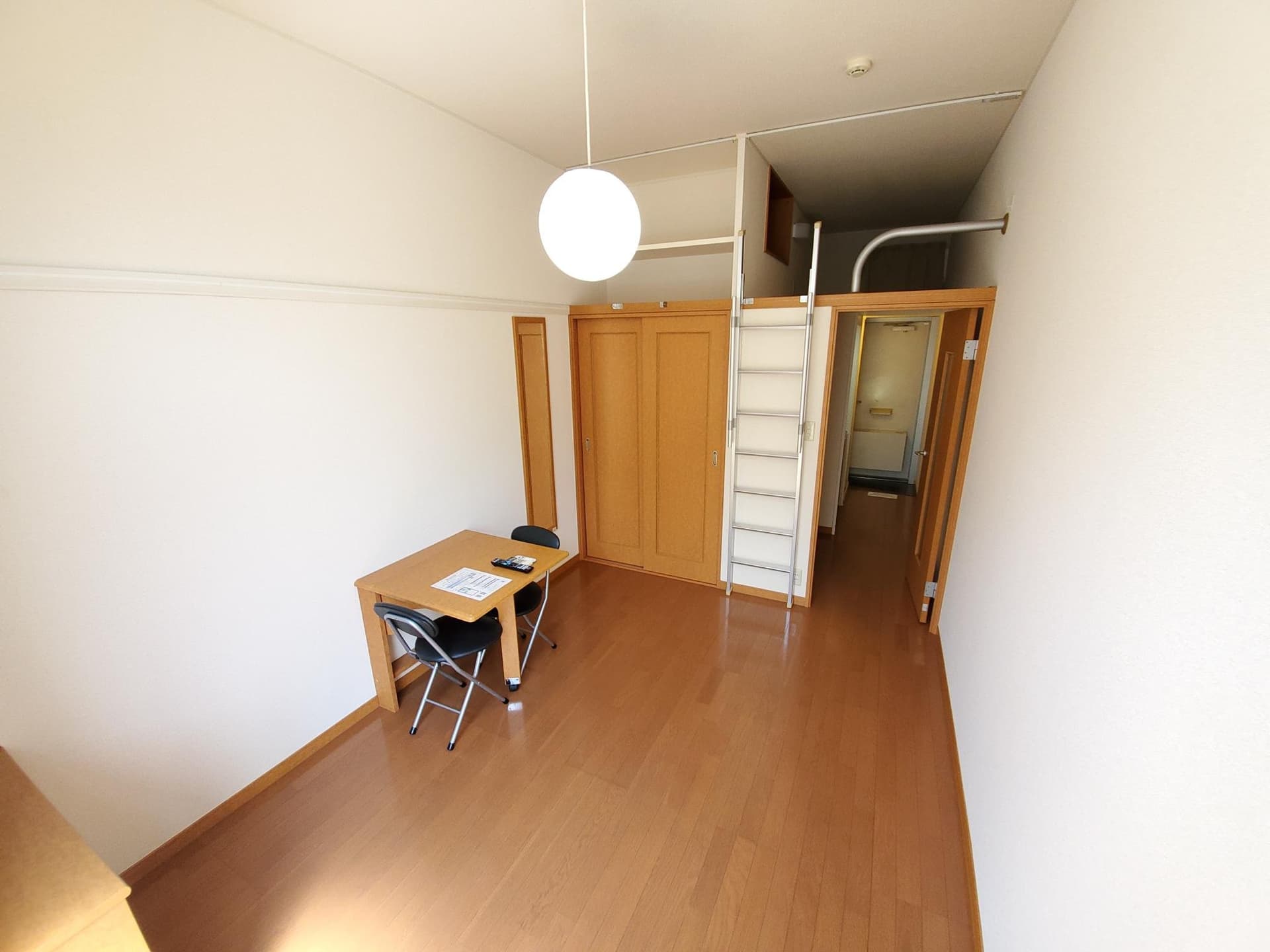 Room image 9