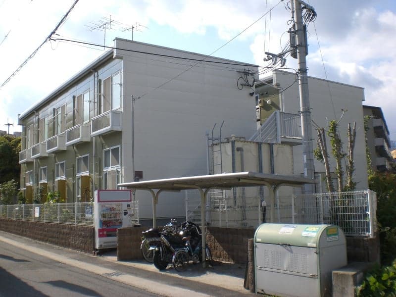 Main exterior of leopalace Rakusai