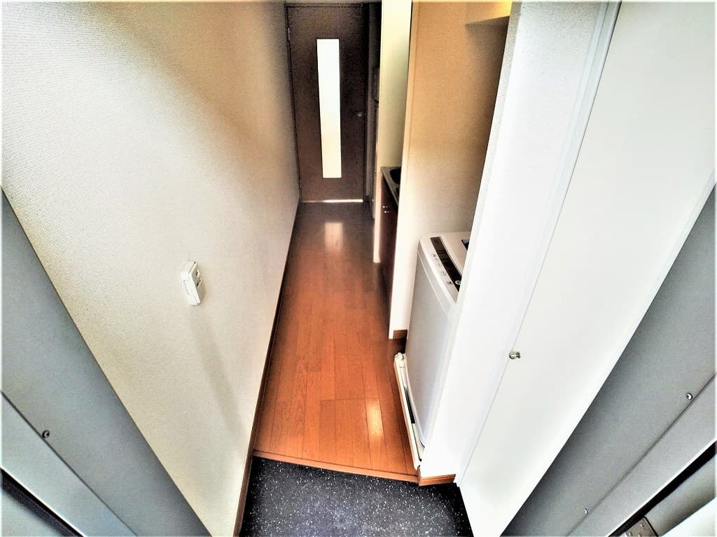 Room image 8