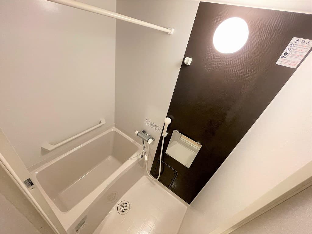 Room image 13