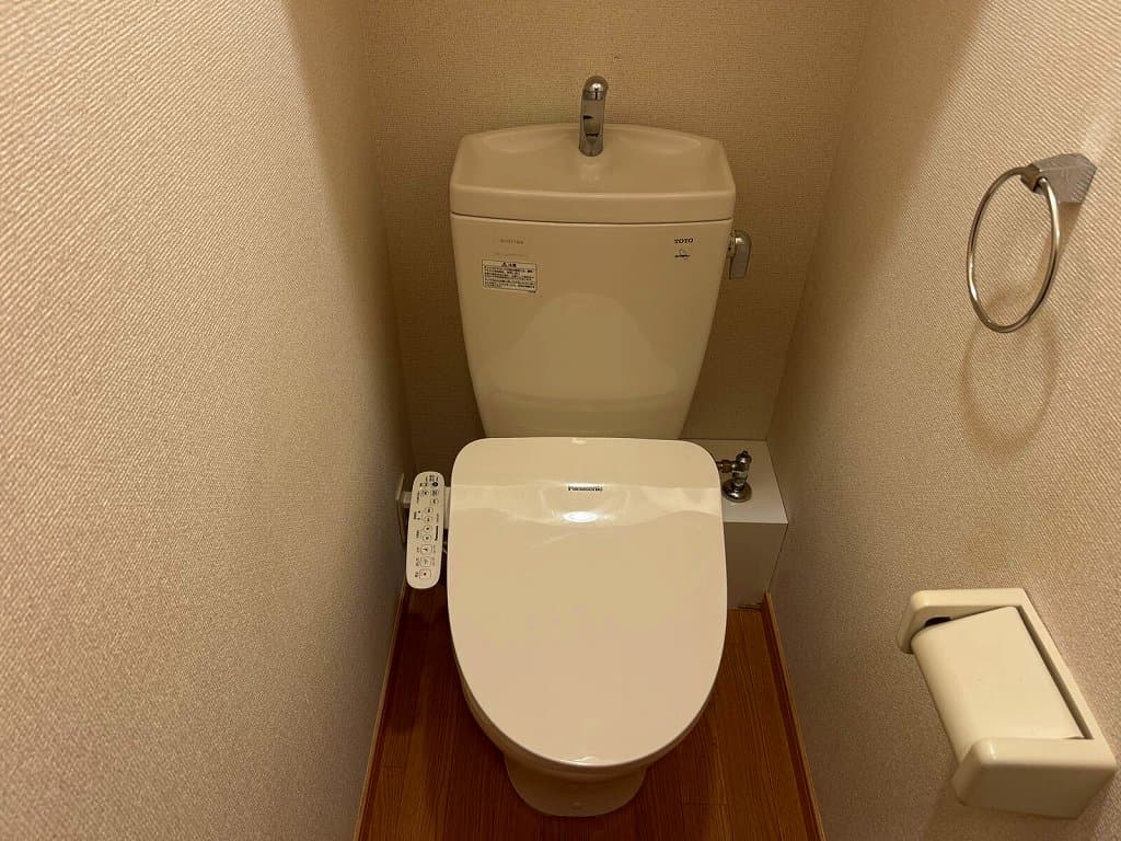 Room image 8