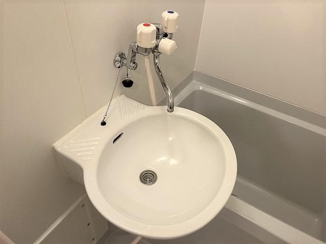 Room image 8
