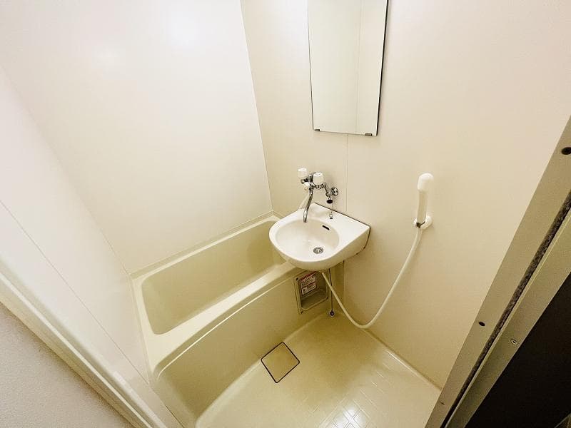 Room image 9
