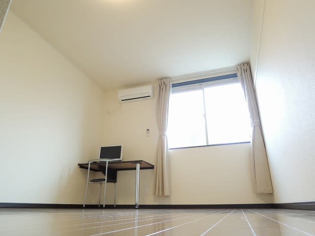 Preview interior of LEONEXT Sun City III