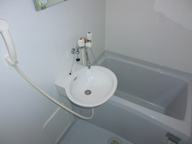 Room image 8
